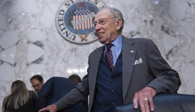 Chuck Grassley’s Famous Vacuum, Beth, Dies After 49 Years – RedState