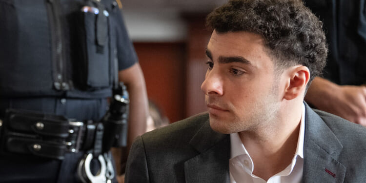Luigi Mangione attends a pre-trial appearance at Manhattan Criminal Court on Aug. 11, 2026 in New York City. (Barry Williams/Pool/Getty Images)