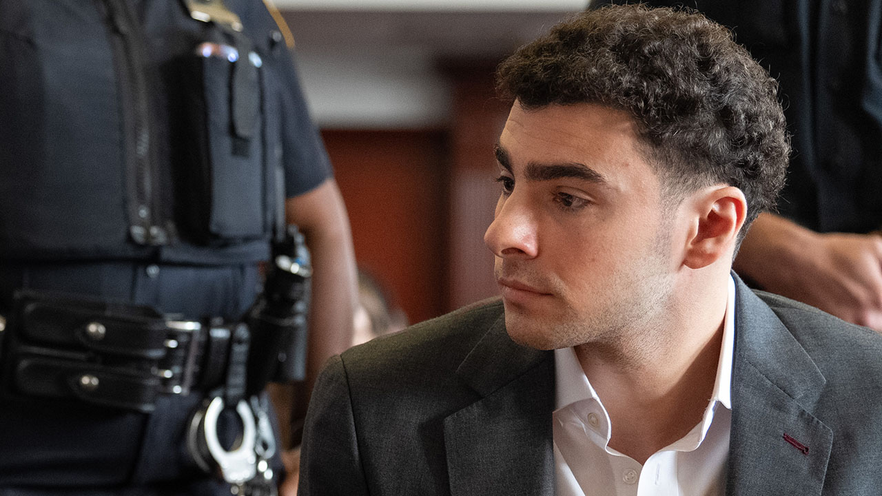Luigi Mangione attends a pre-trial appearance at Manhattan Criminal Court on Aug. 11, 2026 in New York City. (Barry Williams/Pool/Getty Images)