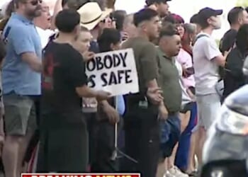 Protesters storm law enforcement after ICE agent shoots man during confrontation in Austin, Texas * WorldNetDaily * by Cristina Laila, The Gateway Pundit