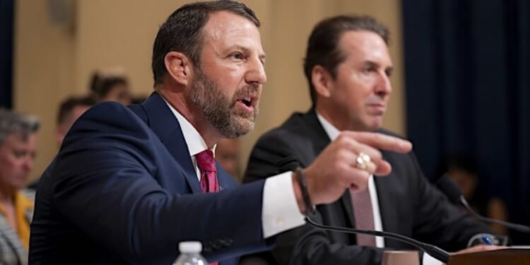 Agents told to stop arresting ‘non-criminal’ illegal aliens, DHS insists no policy change * WorldNetDaily * by Jim Hoft, The Gateway Pundit