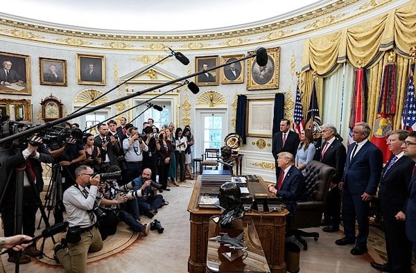 President Donald J. Trump makes an announcement on Most Favored Nation Pricing for State Medicaid Programs in the Oval Office, Friday, Sept. 18, 2026. (Official White House photo by Joyce N. Boghosian)