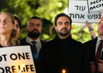 Bronx Neighbors Demolish Mamdani’s Sob Story for Illegal Shot by ICE – RedState