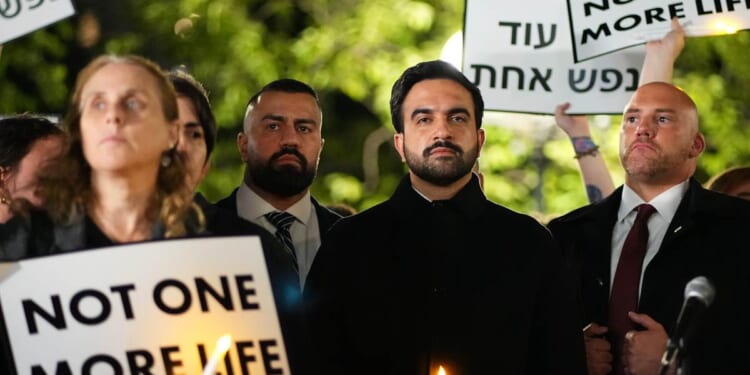 Bronx Neighbors Demolish Mamdani’s Sob Story for Illegal Shot by ICE – RedState