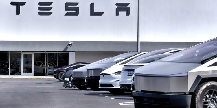 Ron DeSantis Drops Savage Joke About Elon Musk's New Flying Roadster – RedState