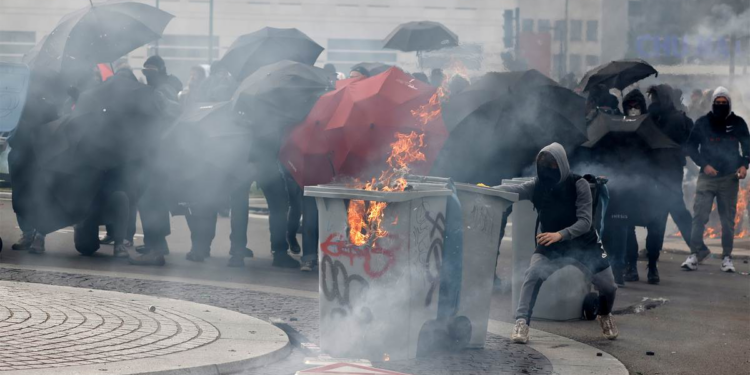 Internet Rips CBS News for the Worst Tweet on French Riots Since 'Mostly Peaceful' – RedState