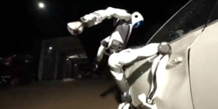 Robotics company promotion reveals ‘terminator’ demonstrating violent attack * WorldNetDaily * by WND Staff