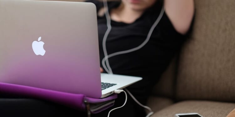 Apple News' Midterm Coverage Has Been Hot Garbage — and a New Study Has All the Receipts – RedState