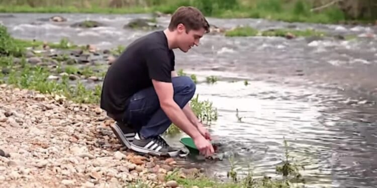 Man creates engagement ring for girlfriend by panning for gold for MONTHS! * WorldNetDaily * by Bob Unruh