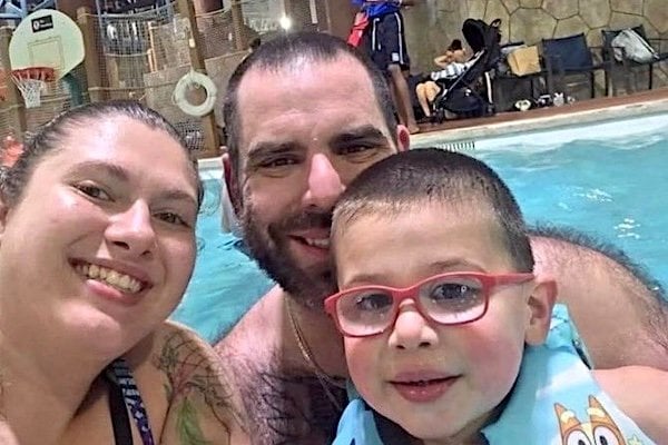 Metallica Rose Harrison with her husband Charles Harrison and their son at Great Wolf Lodge, in Scotrun, Pennsylvania (Facebook / Chaz Harrison)