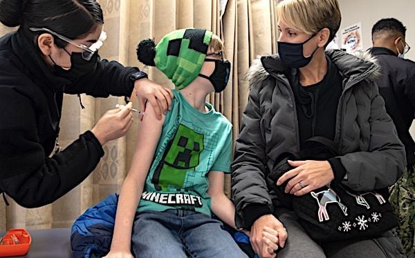 Naval Medical Center Portsmouth provides the COVID-19 pediatric vaccine to children ages 5 to 11, in Portsmouth, Virginia, Nov. 8, 2021. (U.S. Navy photo by Petty Officer 2nd Class Donald White)