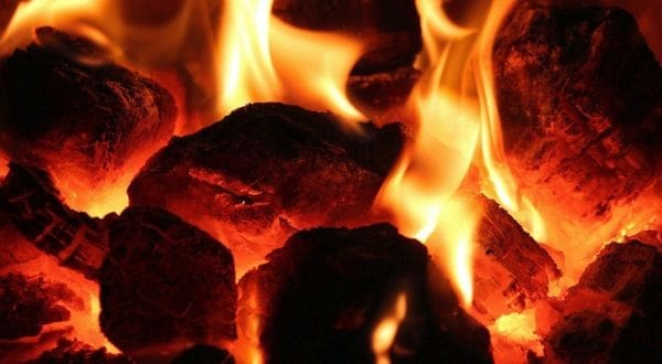 Burning coal (Pixabay)